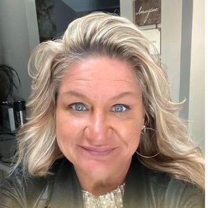 Meet your Posher, Angie